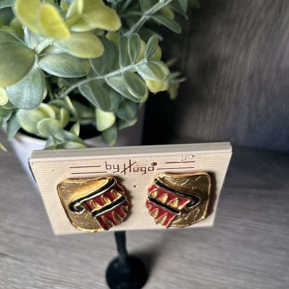 Tower of Pisa Retro Matte Gold Tone Red and Black Enamel 1.25 Clip On Earring - Picture 7 of 8